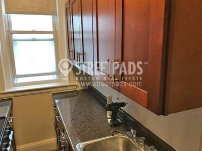 Building Photo - bedroom in Boston MA 02215