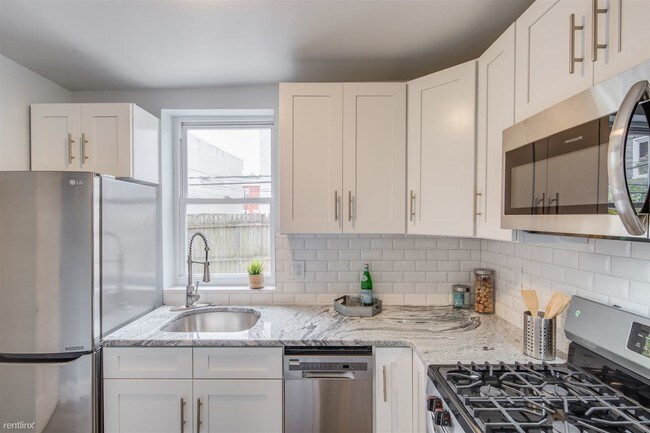 Foto del edificio - 2 br, 1.5 bath House - 2050 Pierce St