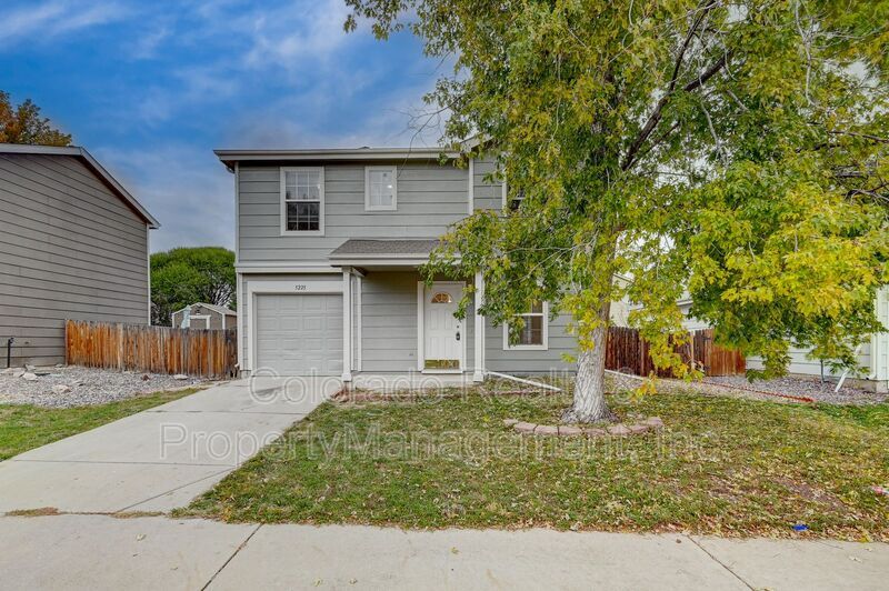 Primary Photo - 5225 E 100th Dr