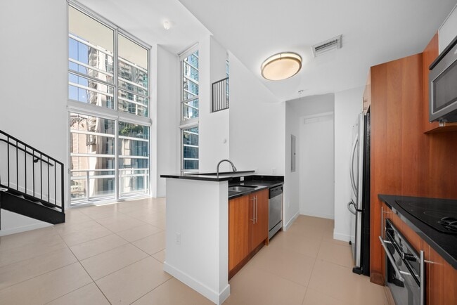 Photo - 300 S Biscayne Blvd Apartment