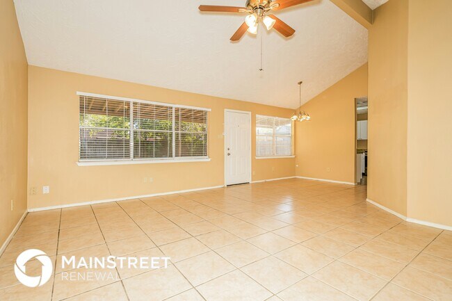 Foto del edificio - 8402 Carmelwood Ln