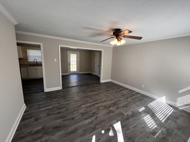 Building Photo - 3747 Branding Iron Dr