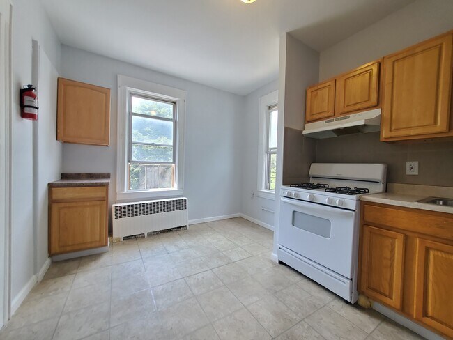 Unit 2 - 109 Winfield Ave