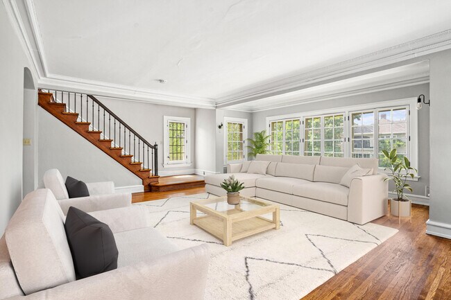 Foto del edificio - 4034 N Downer Ave