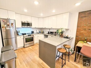 Building Photo - 386 6 AVENUE