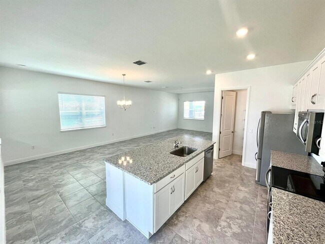 Building Photo - 3082 Voyager Ave