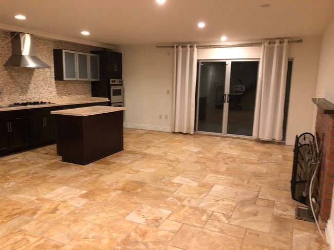 Dining Room - 16474 Sunset Blvd