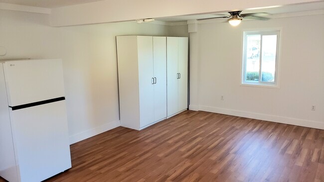 Generous Built-In Closet Storage - 8176 Egret Rd