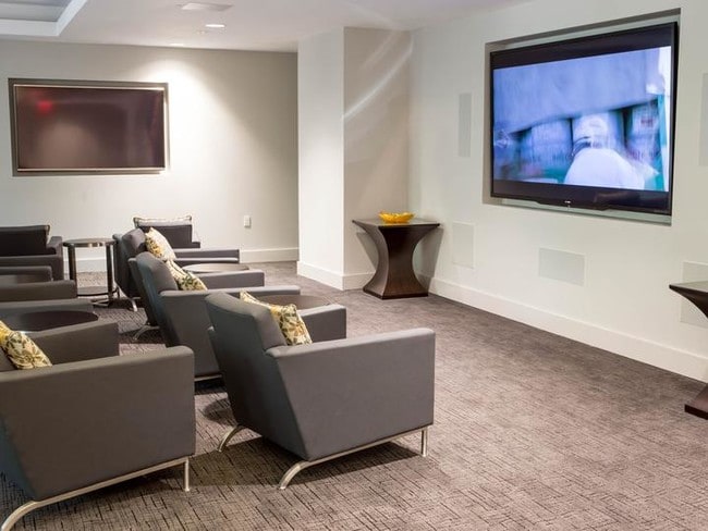 Building Photo - 403 E 34th St