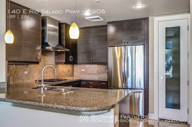 Building Photo - Beautiful Highrise Tempe Condo!