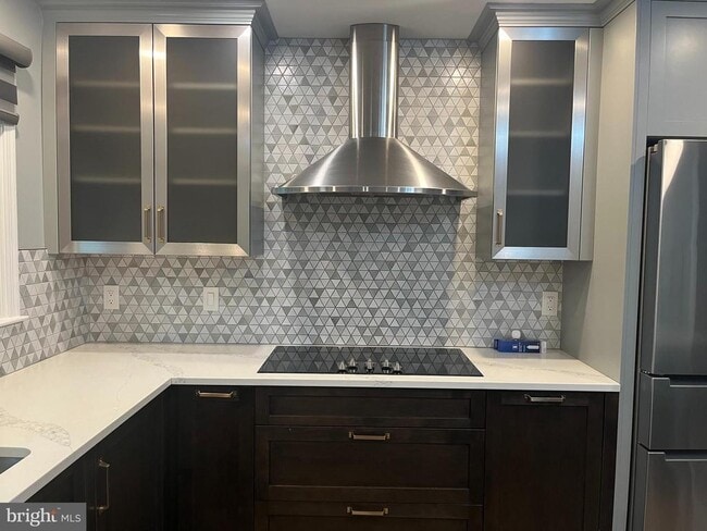 Building Photo - 6929 Mclean Park Manor Ct