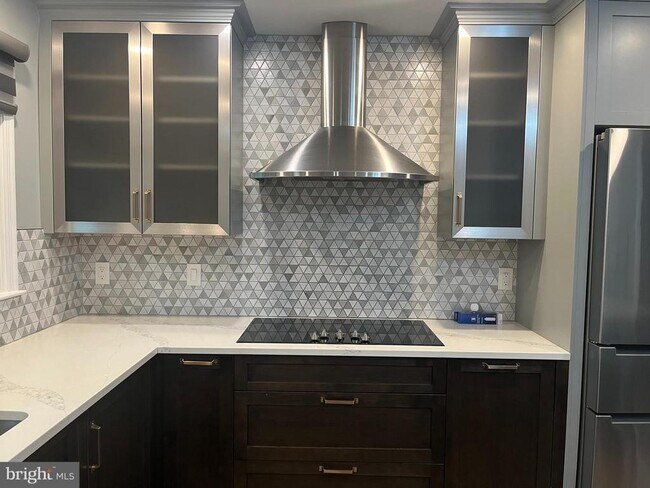 Foto del edificio - 6929 Mclean Park Manor Ct