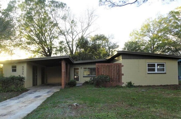 Foto principal - 4434 Ish Brant Rd W