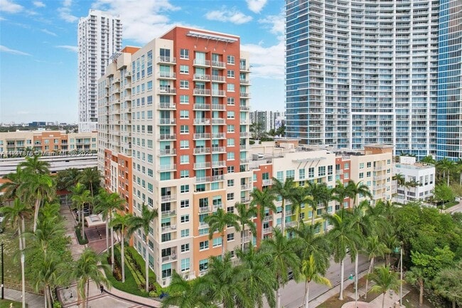 Building Photo - 2000 N Bayshore Dr