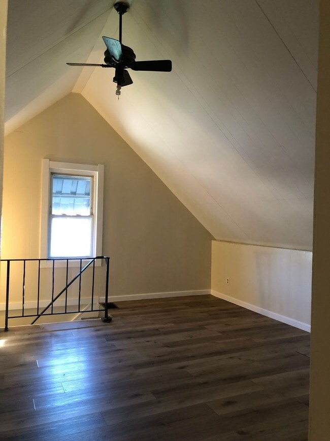 Building Photo - New on The Market....drive by today to take a look!!