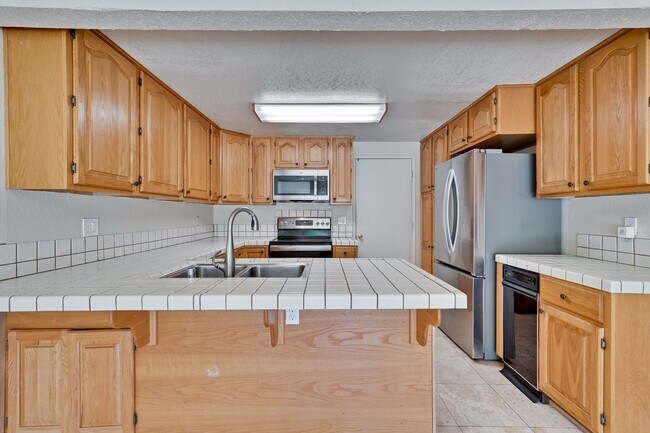 Foto del edificio - 6651 Bunker Hill Ct
