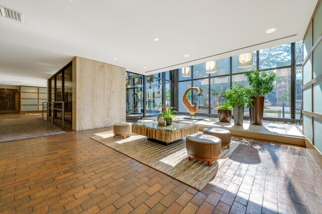 Foto del edificio - 5445 N Sheridan Rd