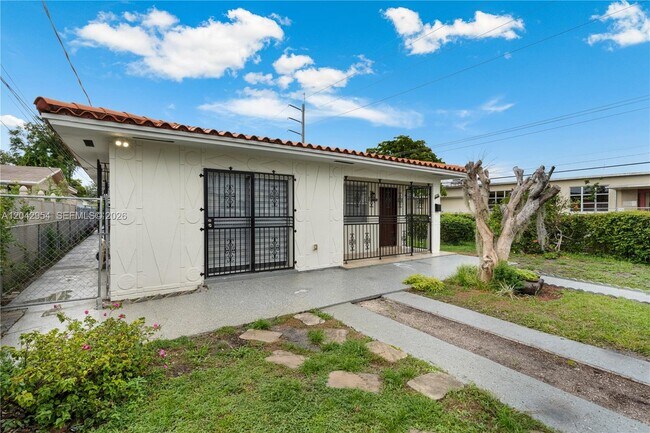 Foto del edificio - 4296 NW 2nd Terrace