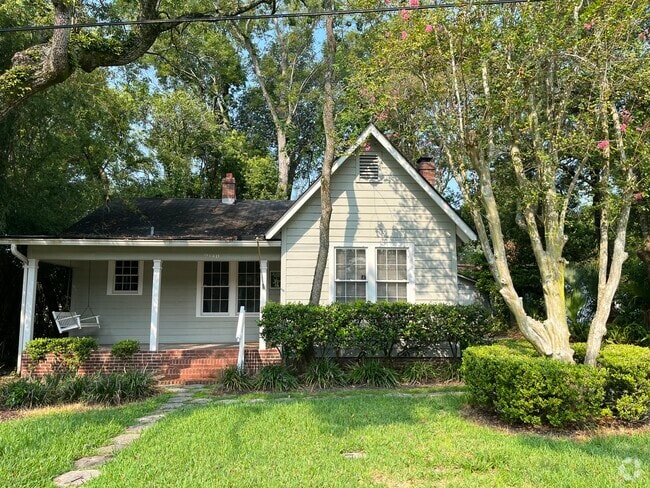 Building Photo - 2140 Arcadia Pl