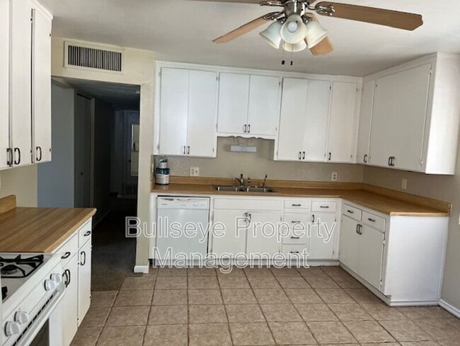 Photo - 3127 W Dahlia Dr House