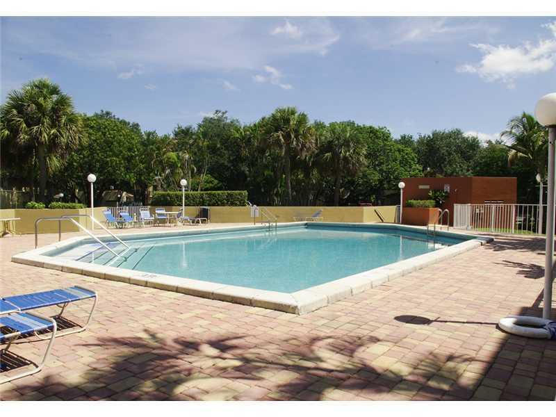 Building Photo - 4215 N University Dr