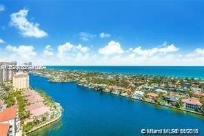 Foto del edificio - 19707 Turnberry Way