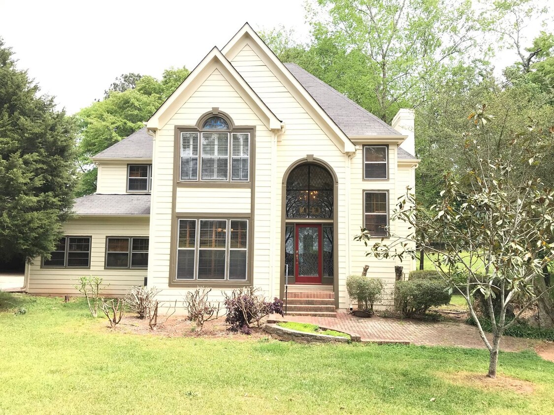 Primary Photo - Great Oaks home close to downtown Watkinsv...