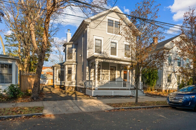 Building Photo - 35 Eld St