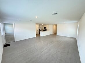 Building Photo - 31507 Casamari Dr
