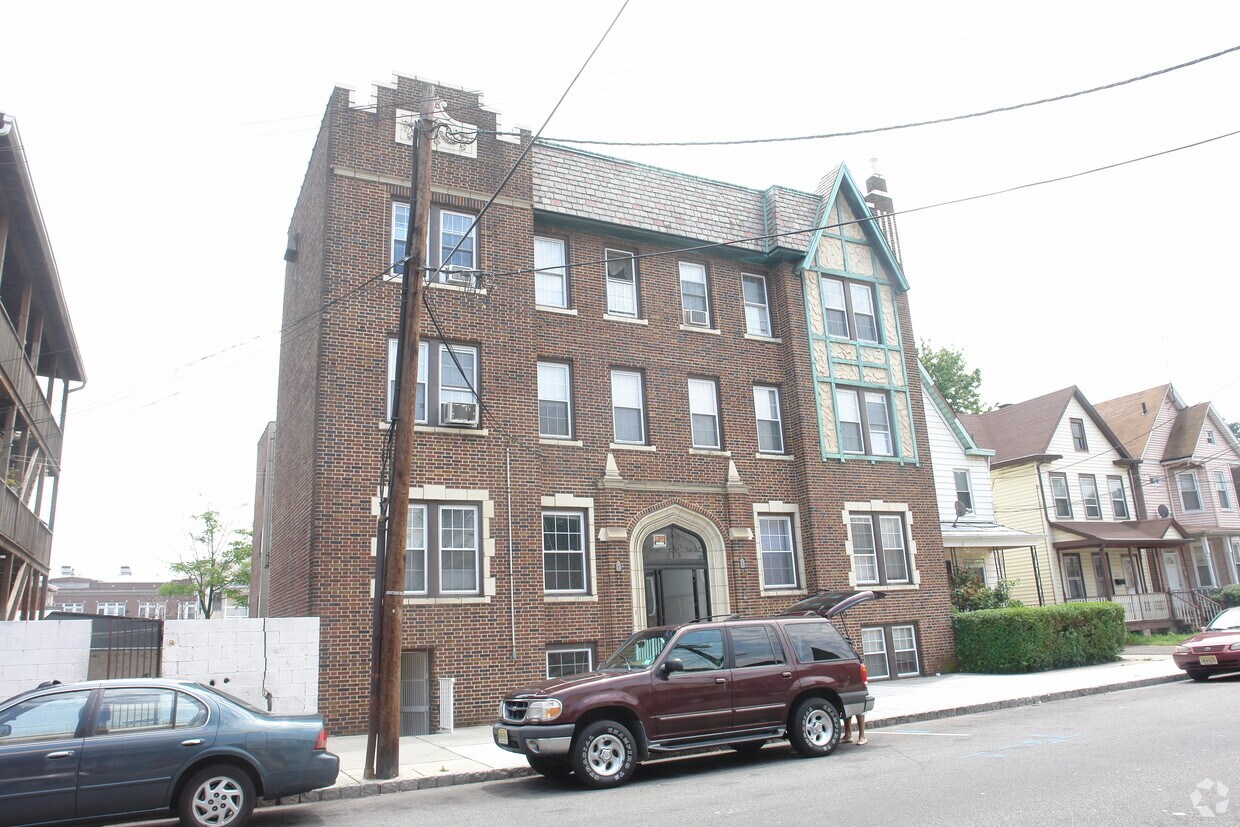 Primary Photo - 236 1st St