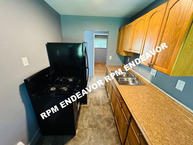 Foto del edificio - 3-bedroom Move-In Ready with Covered Outdo...
