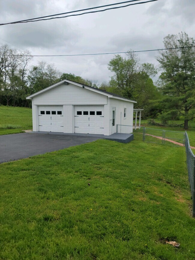 1144 Rd, Nicholasville, KY 40356 House Rental in