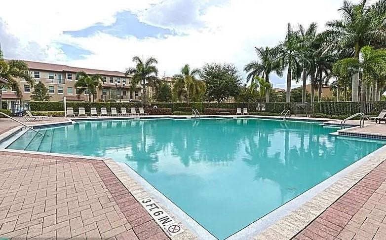 Foto principal - 705 SW 147th Ave