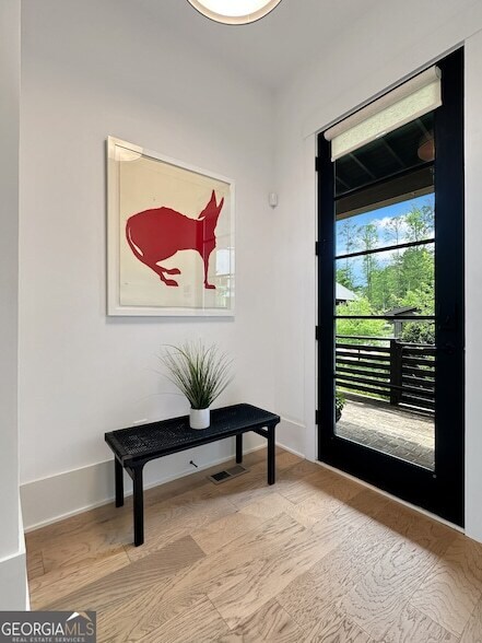Primary Photo - 300 Mado Ln