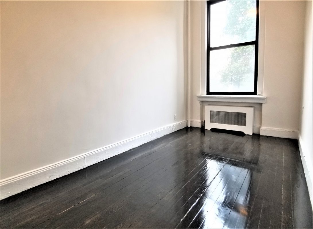 Primary Photo - 49 W 11th St