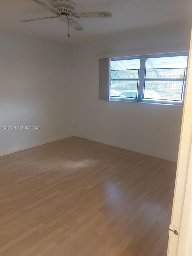 Foto del edificio - 1300 N 17th Ave