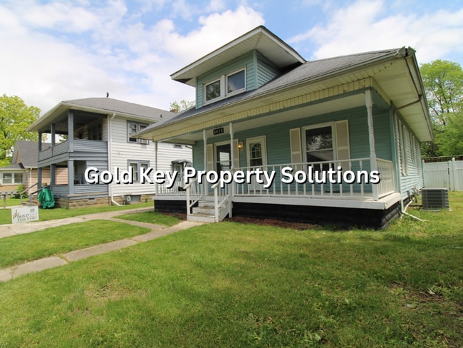 Building Photo - Spacious 2 BR 1 BA House with Central Air ...