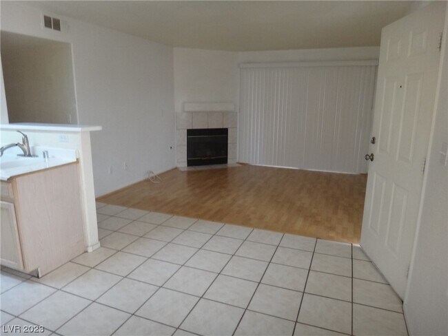 Building Photo - 3120 Tarpon