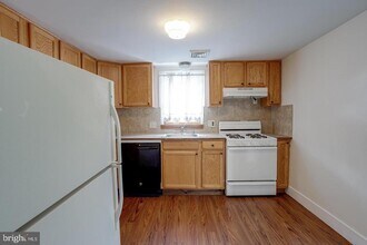 Building Photo - 276 Kings Hwy