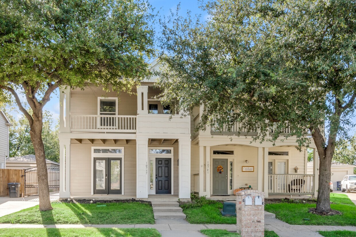 Foto principal - 10737 Traymore Dr