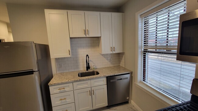 Foto del edificio - 5539 Holly Hills Ave