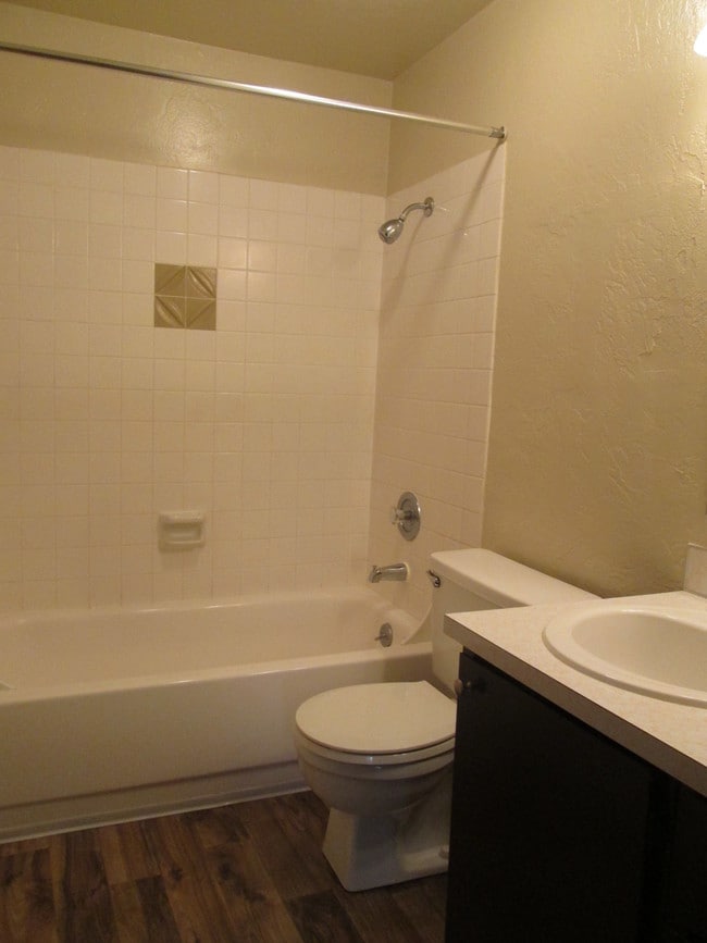 Gateway Village Apartments 3255 Gateway St Springfield, OR