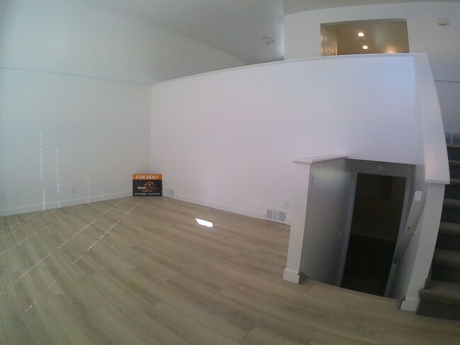 Foto del edificio - 4 Bedroom 2 Bath  Home 2 Car Garage. Dog F...