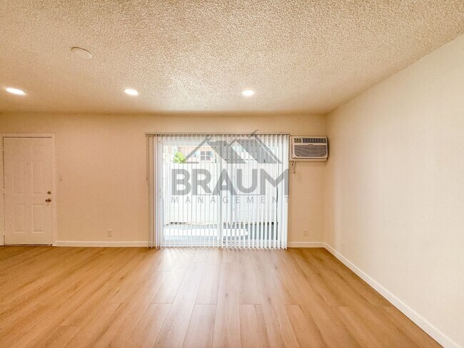 Building Photo - 5433 Sepulveda Blvd
