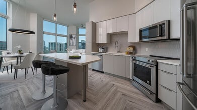 Building Photo - 10X Riverwalk