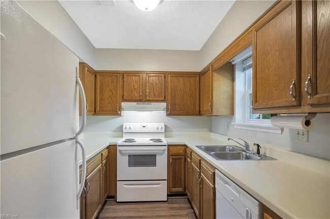 Building Photo - 1628 Angel Ct