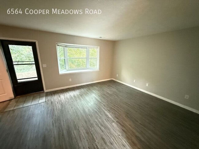 Foto del edificio - 6564 Cooper Meadows Rd