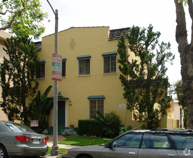 Building Photo - 138 N Almont Dr