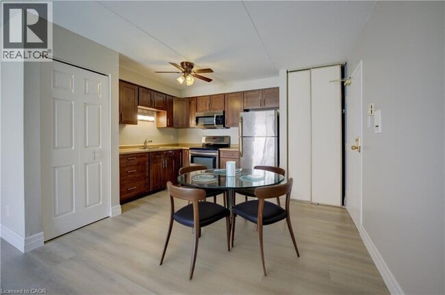 Building Photo - 329 Northlake Dr