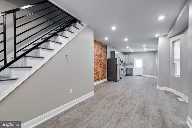 Building Photo - 6205 Elmwood Ave